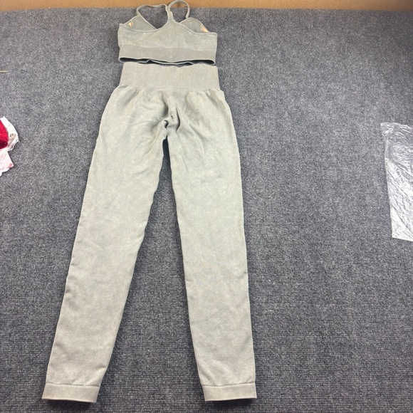 Bo+Tee Pants - BO+TEE Women’s Acid Wash Green Ribbed Sports Bra & Crop Leggings size: XS